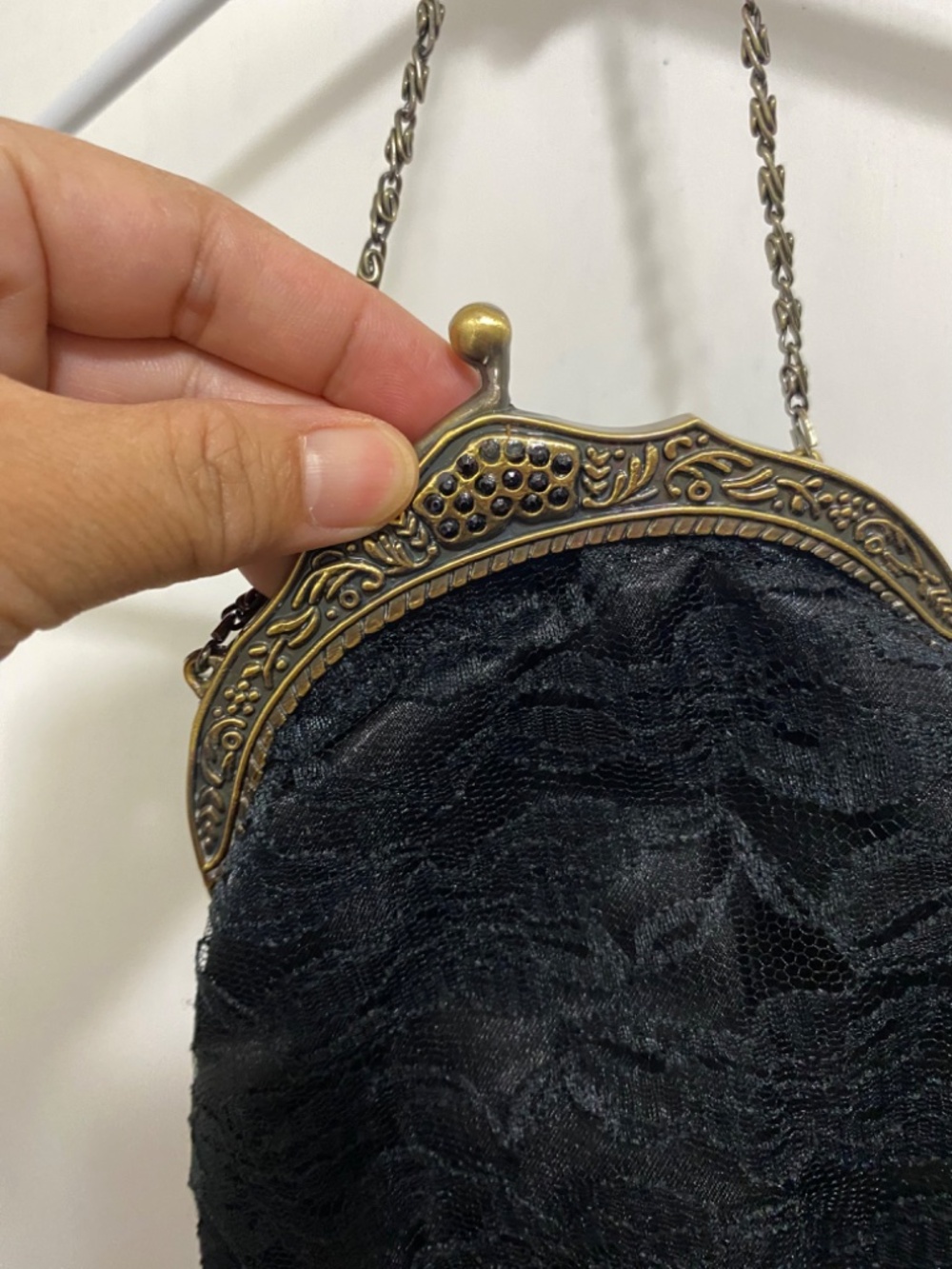 Black Lace Goth Hand Purse - Picture 4 of 6